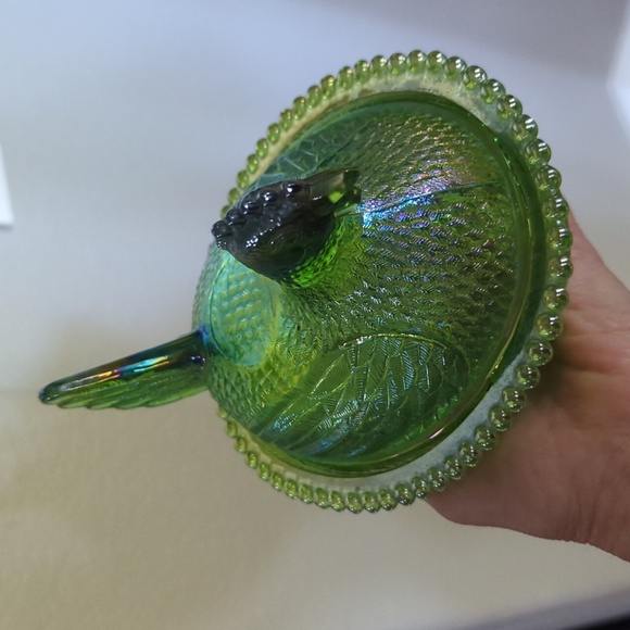 Indiana glass lime green iridescent sitting hen candy dish - Picture 9 of 16